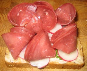 kylmasavupaistileipa 300x244 Kylmäsavupaistileipä